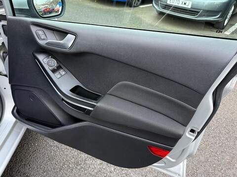 Ford Fiesta 1.0T EcoBoost Titanium Hatchback 5dr Petrol Manual Euro 6 (s/s) (100 ps) - U79567