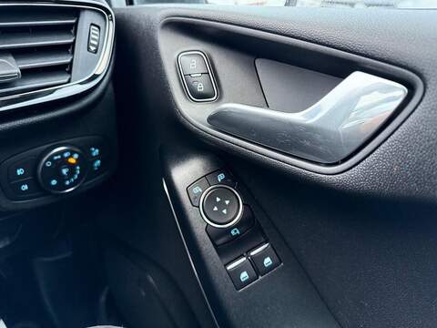 Ford Fiesta 1.0T EcoBoost Titanium Hatchback 5dr Petrol Manual Euro 6 (s/s) (100 ps) - U79567