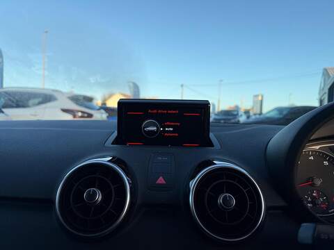 Audi A1 1.4 TFSI S line Sportback 5dr Petrol Manual Euro 6 (s/s) (125 ps) - U79570