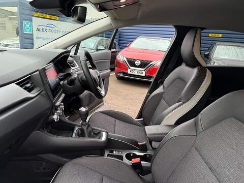 Renault Captur 1.0 TCe techno Euro 6 (s/s) 5dr - U79573