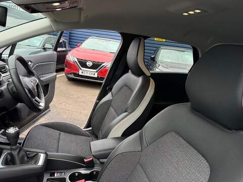 Renault Captur 1.0 TCe techno Euro 6 (s/s) 5dr - U79573