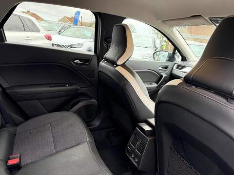 Renault Captur 1.0 TCe techno Euro 6 (s/s) 5dr - U79573