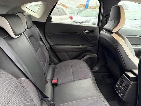 Renault Captur 1.0 TCe techno Euro 6 (s/s) 5dr - U79573