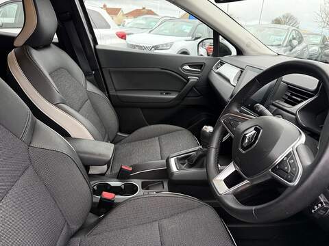 Renault Captur 1.0 TCe techno Euro 6 (s/s) 5dr - U79573