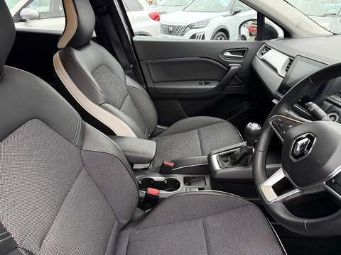 Renault Captur 1.0 TCe techno Euro 6 (s/s) 5dr - U79573