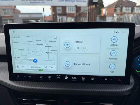 Ford Kuga 2.5 Duratec 14.4kWh ST-Line X CVT Euro 6 (s/s) 5dr - U79574