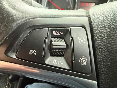 Vauxhall Mokka 1.6 CDTi Tech Line SUV 5dr Diesel Manual 2WD Euro 6 (s/s) (136 ps) - U79580