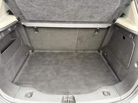 Vauxhall Mokka 1.6 CDTi Tech Line SUV 5dr Diesel Manual 2WD Euro 6 (s/s) (136 ps) - U79580