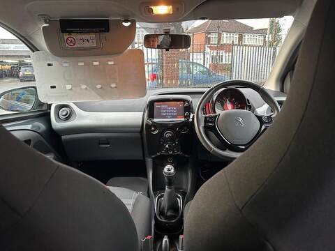 Peugeot 108 1.2 VTi PureTech Allure Hatchback 5dr Petrol Manual Euro 5 (82 ps) - U79582