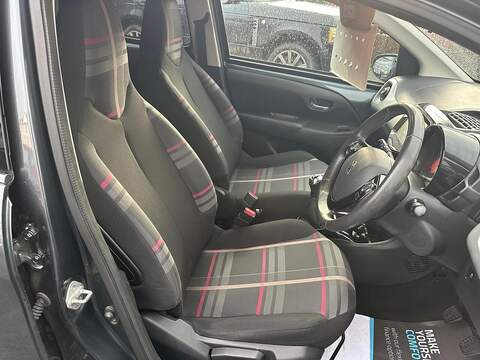 Peugeot 108 1.2 VTi PureTech Allure Hatchback 5dr Petrol Manual Euro 5 (82 ps) - U79582