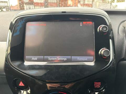 Peugeot 108 1.2 VTi PureTech Allure Hatchback 5dr Petrol Manual Euro 5 (82 ps) - U79582