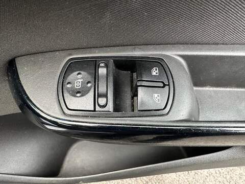 Vauxhall Corsa 1.2i Energy Hatchback 3dr Petrol Manual Euro 6 (a/c) (70 ps) - U79583