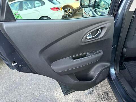 Renault Kadjar 1.3 TCe Dynamique Nav SUV 5dr Petrol Manual Euro 6 (s/s) (140 ps) - U79586