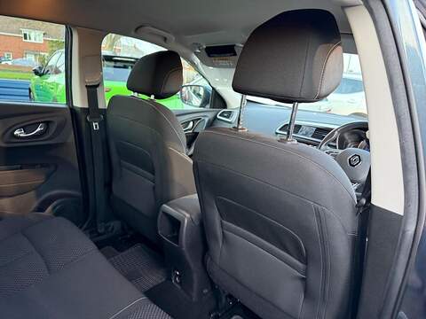 Renault Kadjar 1.3 TCe Dynamique Nav SUV 5dr Petrol Manual Euro 6 (s/s) (140 ps) - U79586