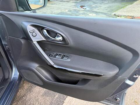 Renault Kadjar 1.3 TCe Dynamique Nav SUV 5dr Petrol Manual Euro 6 (s/s) (140 ps) - U79586