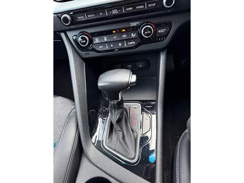 Kia Niro 1.6 GDi 2 SUV 5dr Petrol Hybrid DCT Euro 6 (s/s) (139 bhp) - U79589