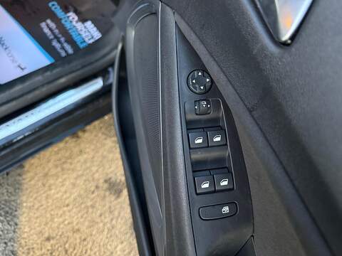 Vauxhall Crossland 1.2 Turbo Ultimate Auto Euro 6 (s/s) 5dr - U79603