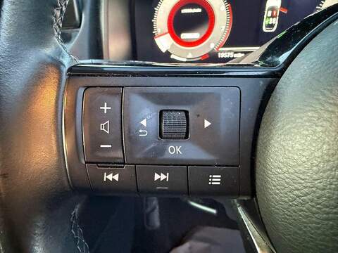 Nissan Qashqai 1.3 DIG-T MHEV N-Connecta Euro 6 (s/s) 5dr - U79604