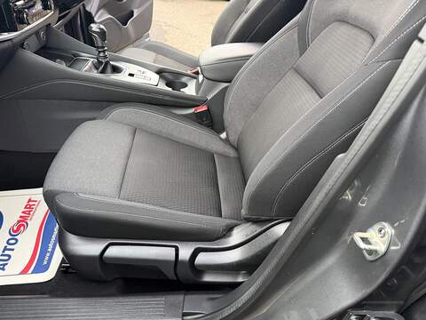 Nissan Qashqai 1.3 DIG-T MHEV N-Connecta Euro 6 (s/s) 5dr - U79604