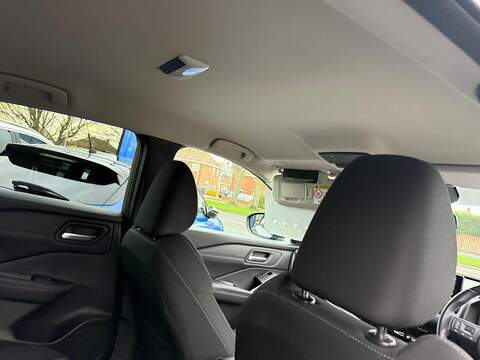 Nissan Qashqai 1.3 DIG-T MHEV N-Connecta Euro 6 (s/s) 5dr - U79604