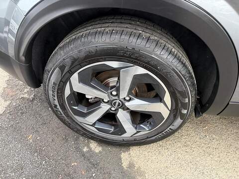 Nissan Qashqai 1.3 DIG-T MHEV N-Connecta Euro 6 (s/s) 5dr - U79604