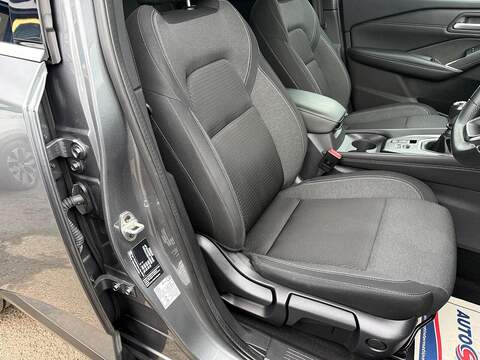 Nissan Qashqai 1.3 DIG-T MHEV N-Connecta Euro 6 (s/s) 5dr - U79604