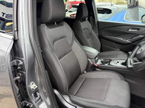 Nissan Qashqai 1.3 DIG-T MHEV N-Connecta Euro 6 (s/s) 5dr - U79604