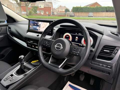 Nissan Qashqai 1.3 DIG-T MHEV N-Connecta Euro 6 (s/s) 5dr - U79604