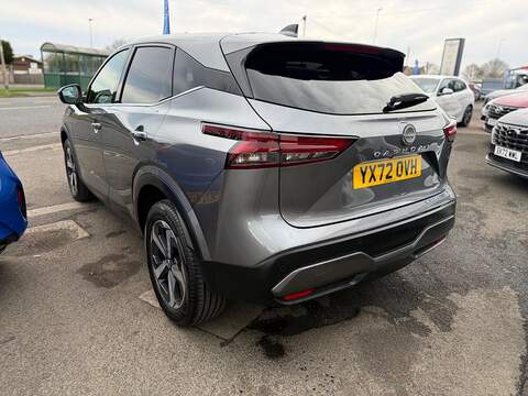 Nissan Qashqai 1.3 DIG-T MHEV N-Connecta Euro 6 (s/s) 5dr - U79604