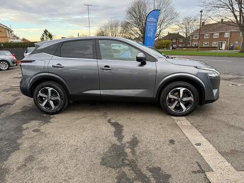 Nissan Qashqai 1.3 DIG-T MHEV N-Connecta Euro 6 (s/s) 5dr - U79604