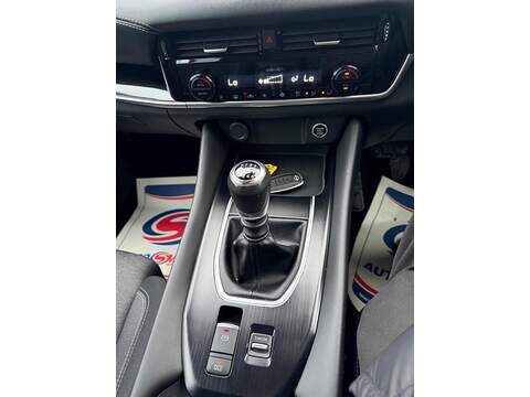 Nissan Qashqai 1.3 DIG-T MHEV N-Connecta Euro 6 (s/s) 5dr - U79604