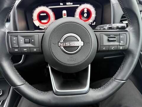 Nissan Qashqai 1.3 DIG-T MHEV N-Connecta Euro 6 (s/s) 5dr - U79604