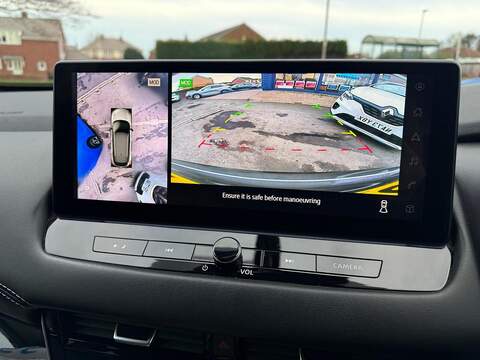 Nissan Qashqai 1.3 DIG-T MHEV N-Connecta Euro 6 (s/s) 5dr - U79604