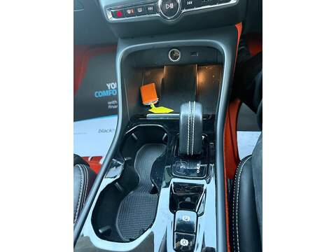 Volvo XC40 2.0 B4 MHEV R-Design Pro Auto Euro 6 (s/s) 5dr - U79606