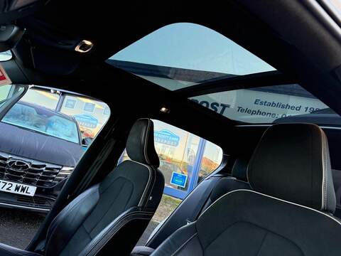 Volvo XC40 2.0 B4 MHEV R-Design Pro Auto Euro 6 (s/s) 5dr - U79606