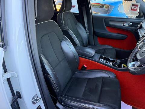 Volvo XC40 2.0 B4 MHEV R-Design Pro Auto Euro 6 (s/s) 5dr - U79606