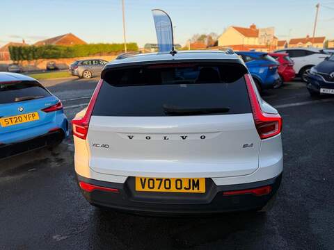 Volvo XC40 2.0 B4 MHEV R-Design Pro Auto Euro 6 (s/s) 5dr - U79606