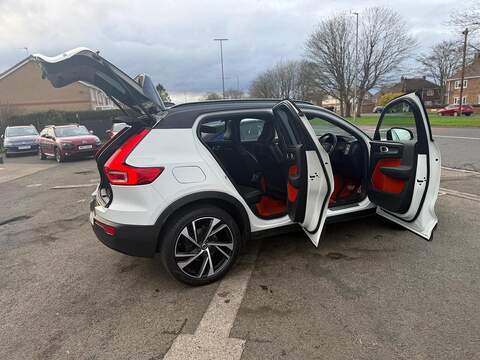 Volvo XC40 2.0 B4 MHEV R-Design Pro Auto Euro 6 (s/s) 5dr - U79606