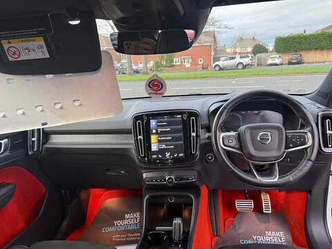 Volvo XC40 2.0 B4 MHEV R-Design Pro Auto Euro 6 (s/s) 5dr - U79606