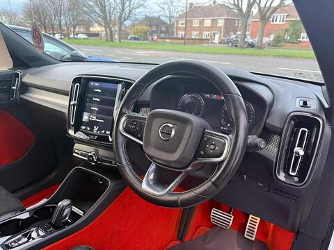 Volvo XC40 2.0 B4 MHEV R-Design Pro Auto Euro 6 (s/s) 5dr - U79606