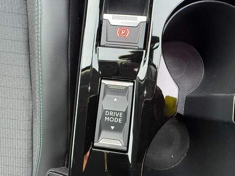 Peugeot 2008 1.2 PureTech Allure Premium + Euro 6 (s/s) 5dr - U79607