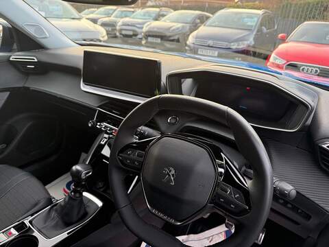 Peugeot 2008 1.2 PureTech Allure Premium + Euro 6 (s/s) 5dr - U79607