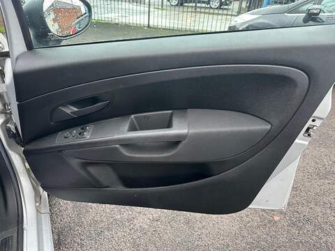 Fiat Punto 1.2 Pop Hatchback 5dr Petrol Manual Euro 5 (69 bhp) - U79608