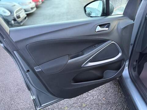 Vauxhall Crossland X SE SUV 1.2 Manual Petrol - U79612