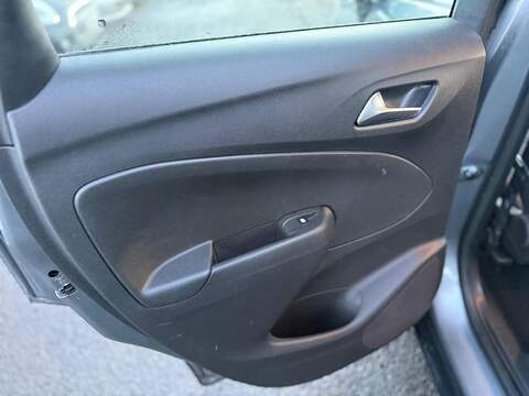 Vauxhall Crossland X SE SUV 1.2 Manual Petrol - U79612