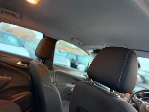 Vauxhall Crossland X SE SUV 1.2 Manual Petrol - U79612