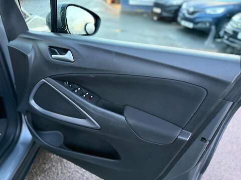 Vauxhall Crossland X SE SUV 1.2 Manual Petrol - U79612
