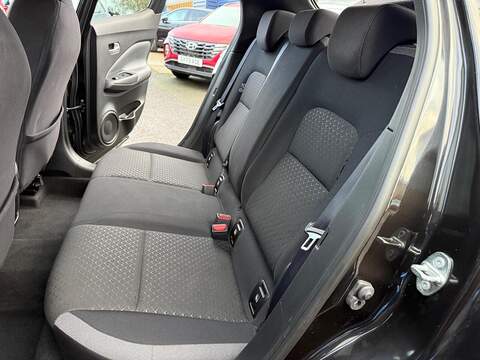 Nissan Juke 1.0 DIG-T N-Connecta SUV 5dr Petrol DCT Auto Euro 6 (s/s) (117 ps) - U79614