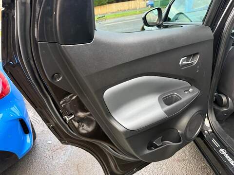 Nissan Juke 1.0 DIG-T N-Connecta SUV 5dr Petrol DCT Auto Euro 6 (s/s) (117 ps) - U79614