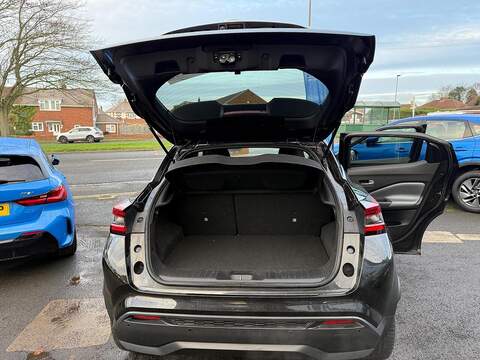 Nissan Juke 1.0 DIG-T N-Connecta SUV 5dr Petrol DCT Auto Euro 6 (s/s) (117 ps) - U79614